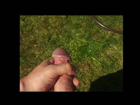 ❤️ Hottie si fa scopare a figa rosa è cums cun un squirt in un giardinu d'estate ❤❌ Porno à co.chancel.top ❌❤